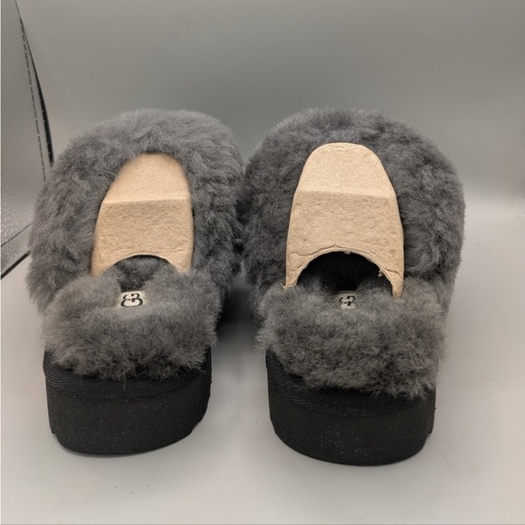 UGG Cozy Slipper in black NEW size 7 - Picture 9 of 16